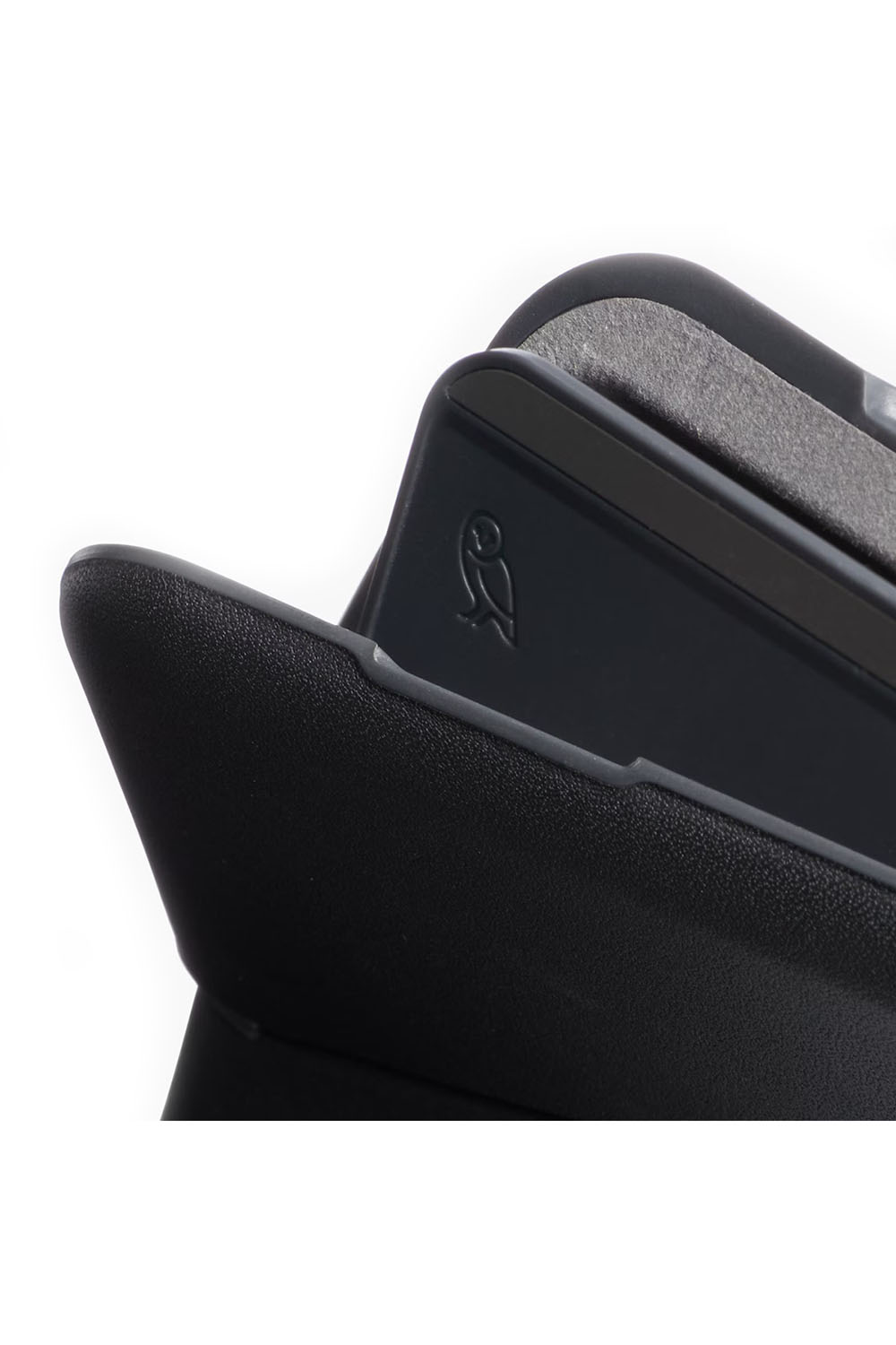 Bellroy - 2nd Edition Flip Case - Black - Detail