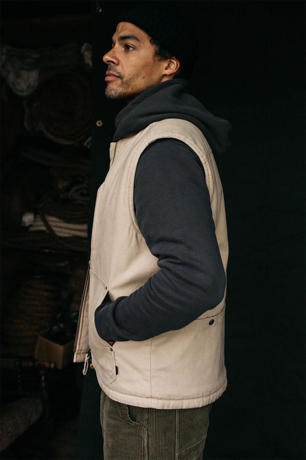 Finisterre - Berings Gilet - Flint - Side