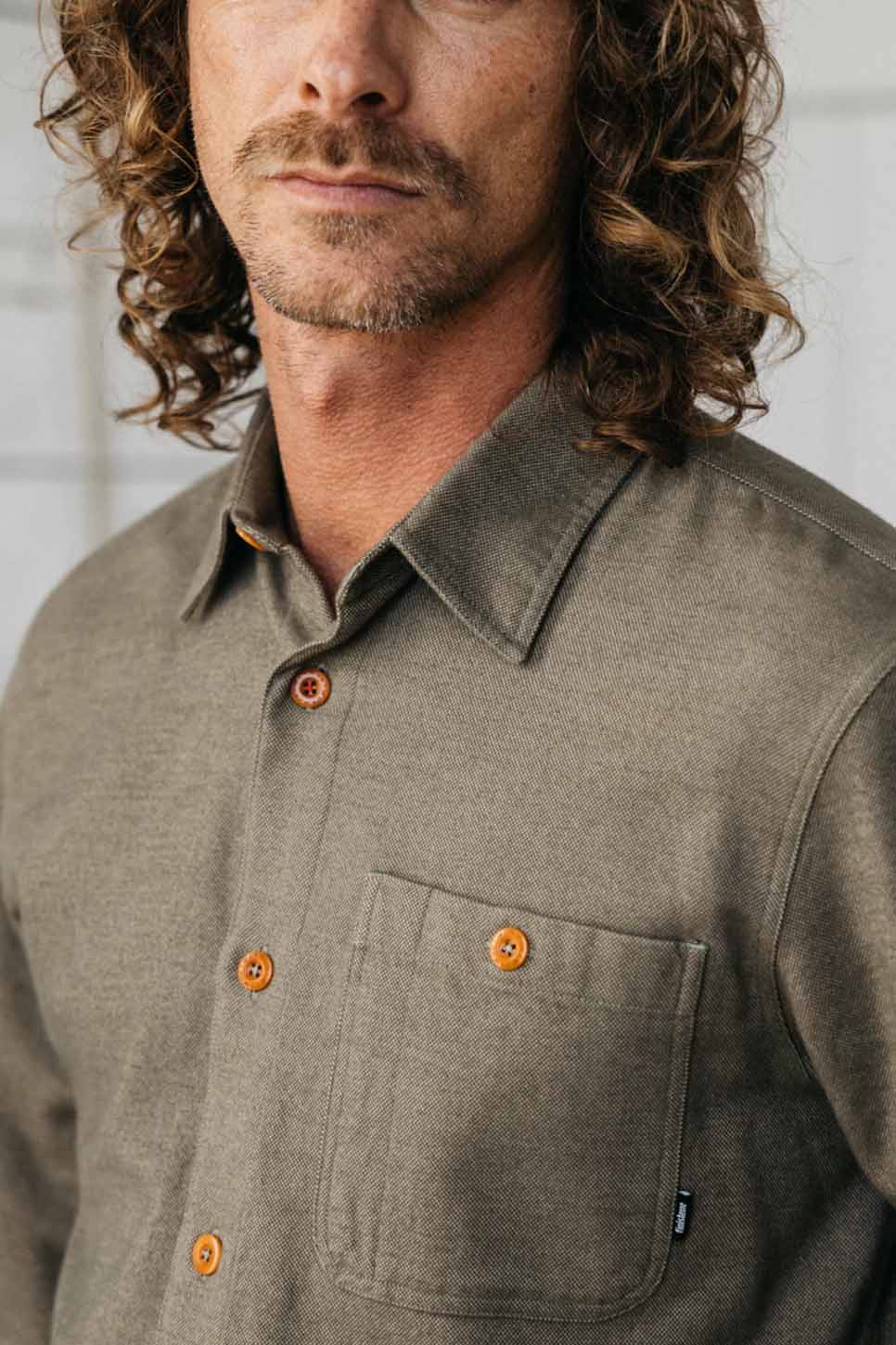 Finisterre - Gylly Shirt - Willow Green - Collar